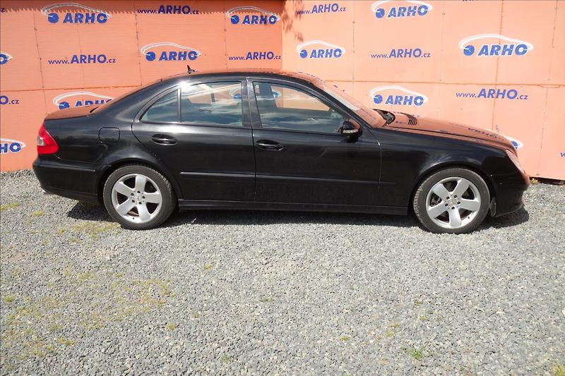 Mercedes-Benz Třídy E 280CDi,ČR,SERV.KN.,4MATIC. - fotka 8 z 48