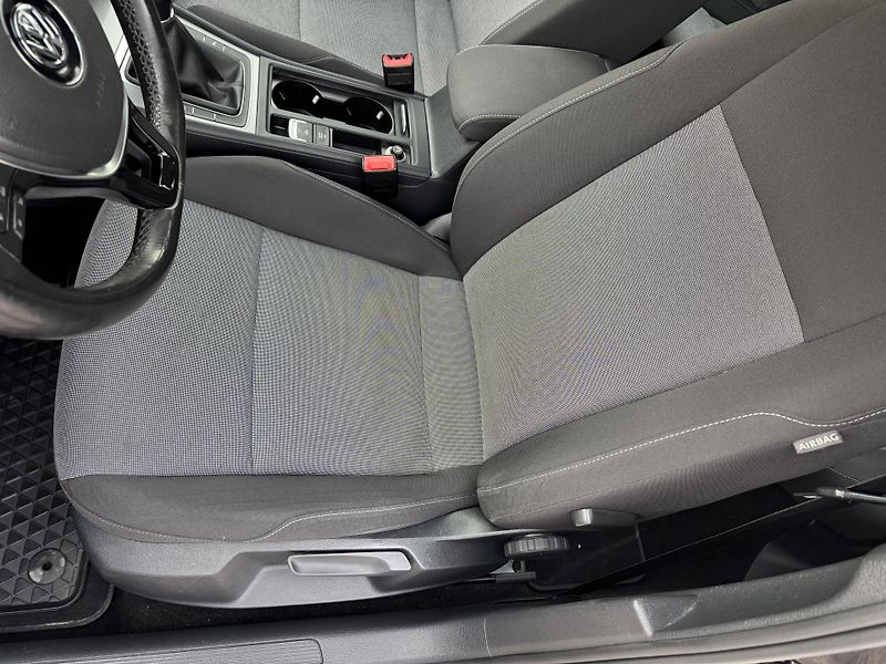 Volkswagen Golf (2015) 1.2 TSi 81KW 1.Majitel  - fotka 15 z 35