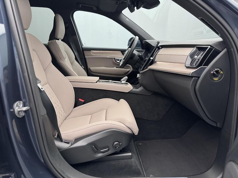 Volvo XC90 T8 AWD RECHARGE BRIGHT PLUS CZ - fotka 23 z 48