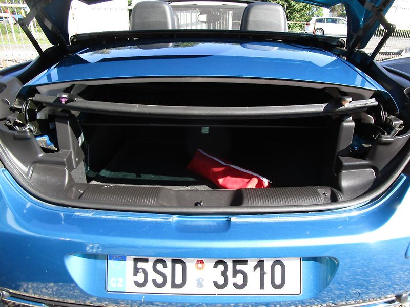 Peugeot 307 2,0-103KW-KABRIOLET-PĚKNÝ - fotka 6 z 28