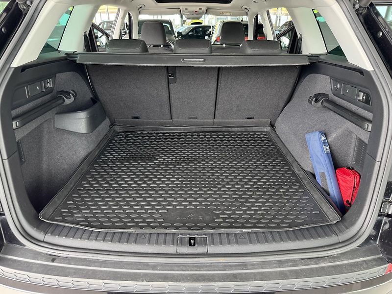 Škoda Kodiaq 1,4TSI DSG*4x4*STYLE*360K*Pano - fotka 37 z 42