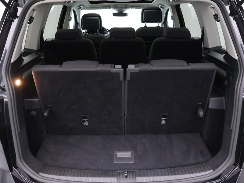 Volkswagen Touran 2,0 TDI DSG Highline 7Míst DPH - fotka 10 z 41