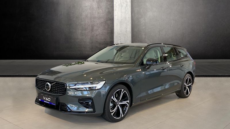 Volvo V60 (2026) PLUS DARK, B4, 145+10 kW / 197 - fotografie inzerátu
