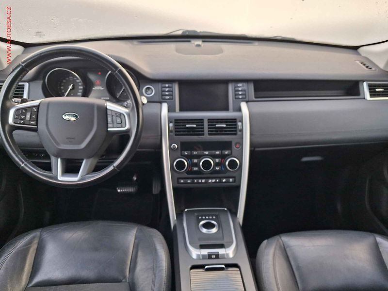 Land Rover Discovery Sport (2017) 2.0 TD4 4x4, AT, kůže, panor - fotka 8 z 17