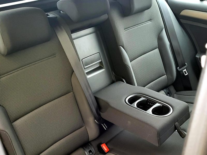 Volkswagen Golf 1,6 TDi CZ*DIGIKLIMA*SERVIS - fotka 18 z 43