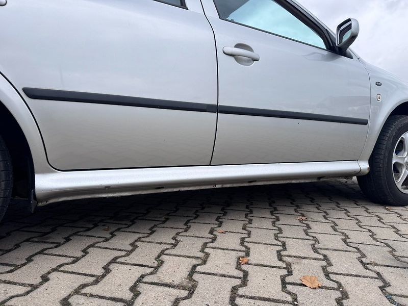 Škoda Octavia (2003) 1,6 MPI 75 KW KOLA 2. MAJ - fotka 17 z 44