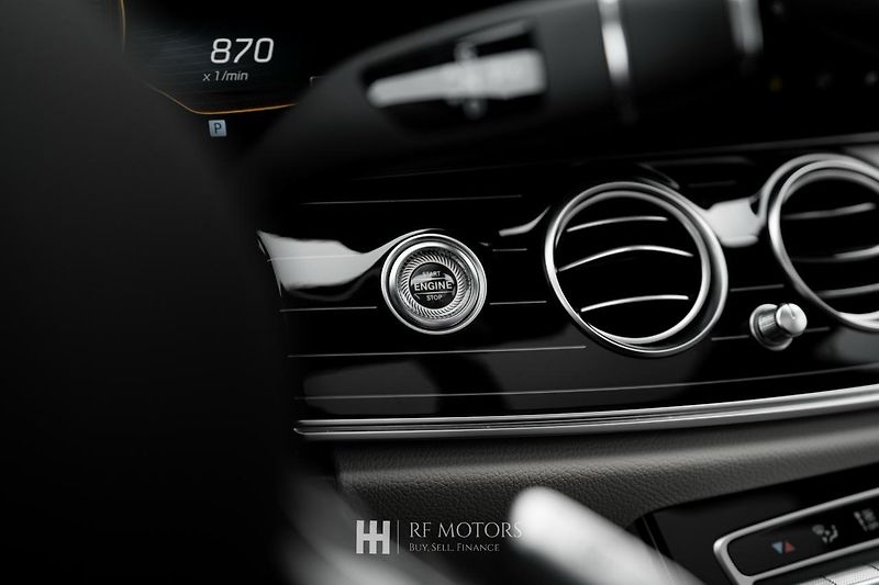 Mercedes-Benz Třídy E (2022) AMG E63 S 4MATIC 450kW - fotka 23 z 56
