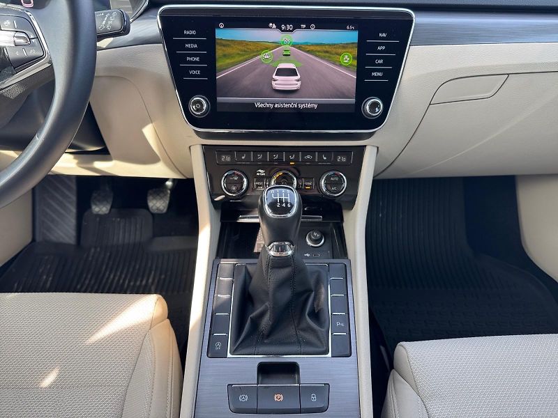 Škoda Superb (2021) STYLE 1.5TSI 110kW CZ DPH - fotka 10 z 11