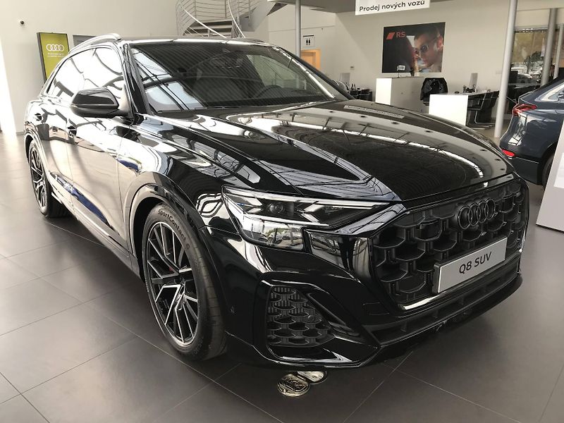 Audi Q8 (2025) SUV 60 Quattro 8TT 3,0TFSIe - fotka 2 z 20
