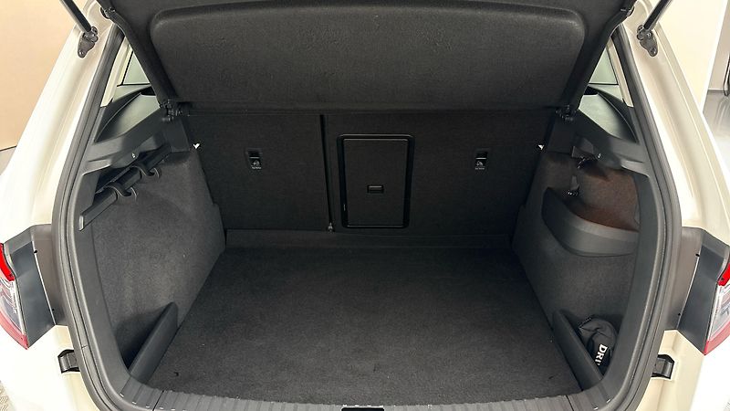 Škoda Karoq 2.0 TDI Ambition - fotka 17 z 25