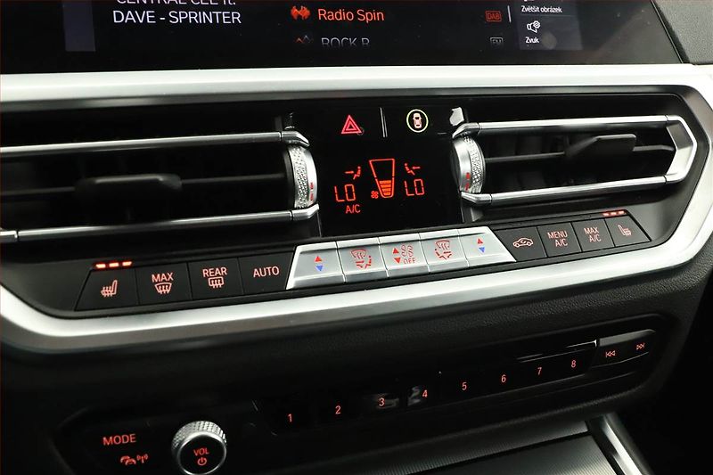 BMW Řada 3 (2021) M Sport 320 d xDrive - fotka 10 z 21