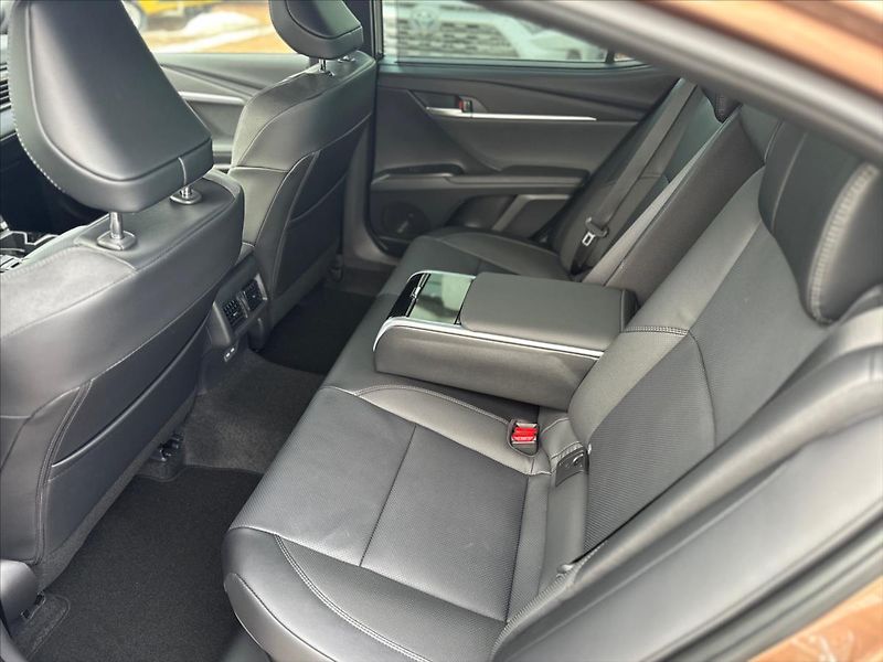 Toyota Camry 2,5 Executive - fotka 6 z 15