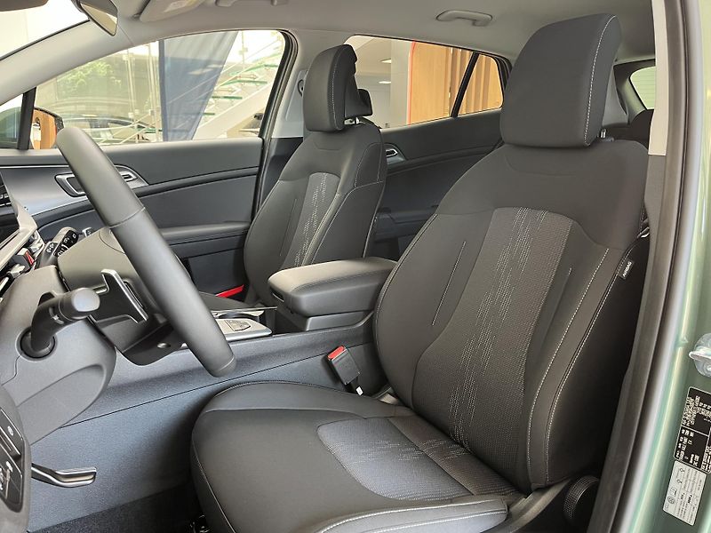 Kia Sportage Exclusive 1.6 T-GDI 4x2 7DCT - fotka 17 z 20
