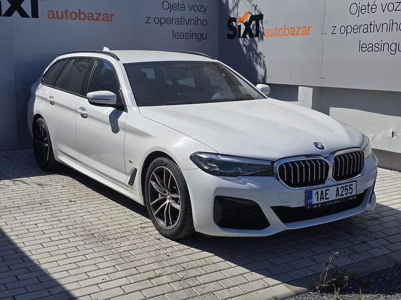 BMW Řada 5 530d xDrive Touring (210 kW) 4 - fotka 2 z 11
