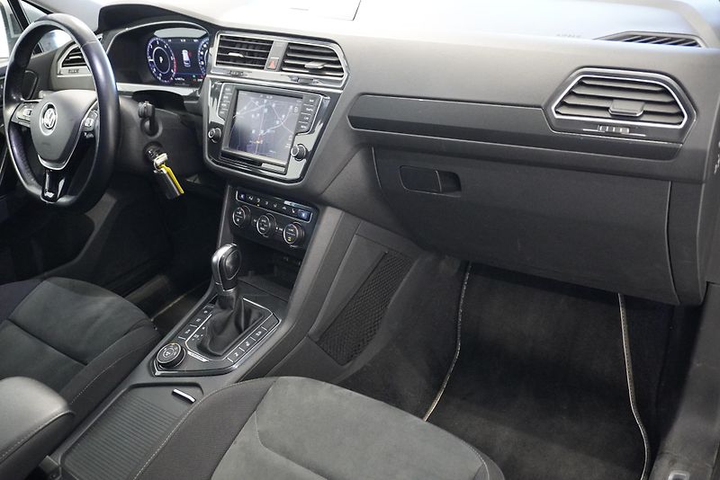 Volkswagen Tiguan (2016) 2.0TDi - 140 kW HIGHLINE 4x4 - fotka 25 z 31