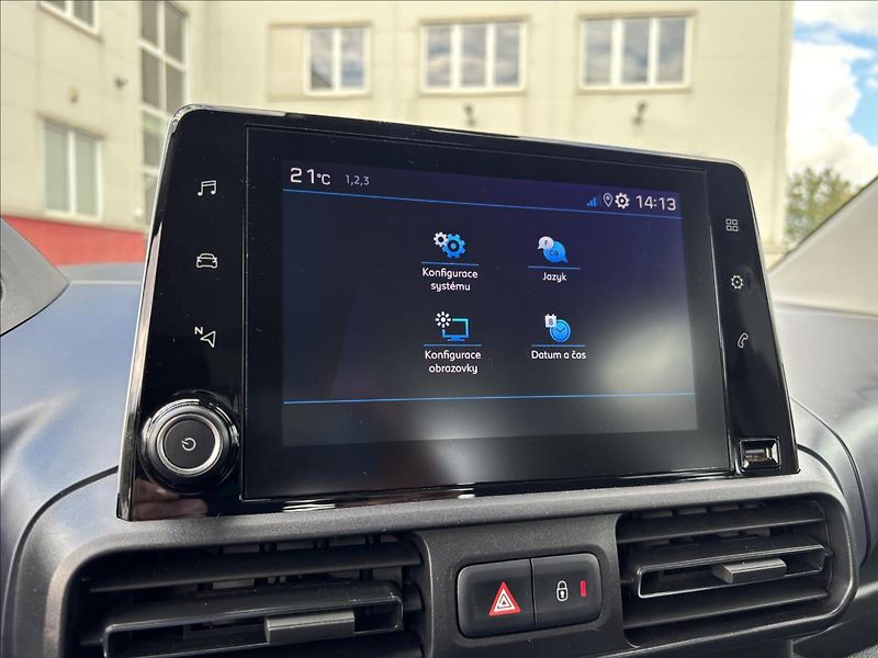 Peugeot Rifter 1,5 Bluehdi 75kW Allure - fotka 33 z 39