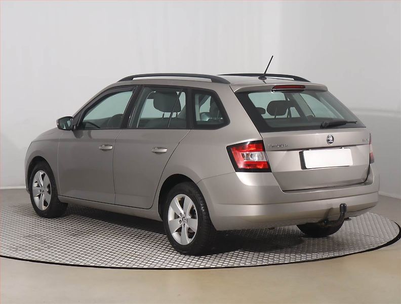 Škoda Fabia (2015) 1.2 TSI - fotka 4 z 16