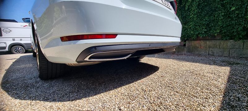 Škoda Superb (2018) Sportline, 2.0TDi 4x4, DPH, ČR - fotka 18 z 22