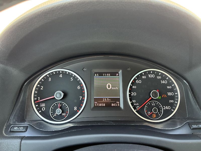 Volkswagen Tiguan 2.0 TSI 132kW 4x4 Sport&Style - fotka 16 z 22