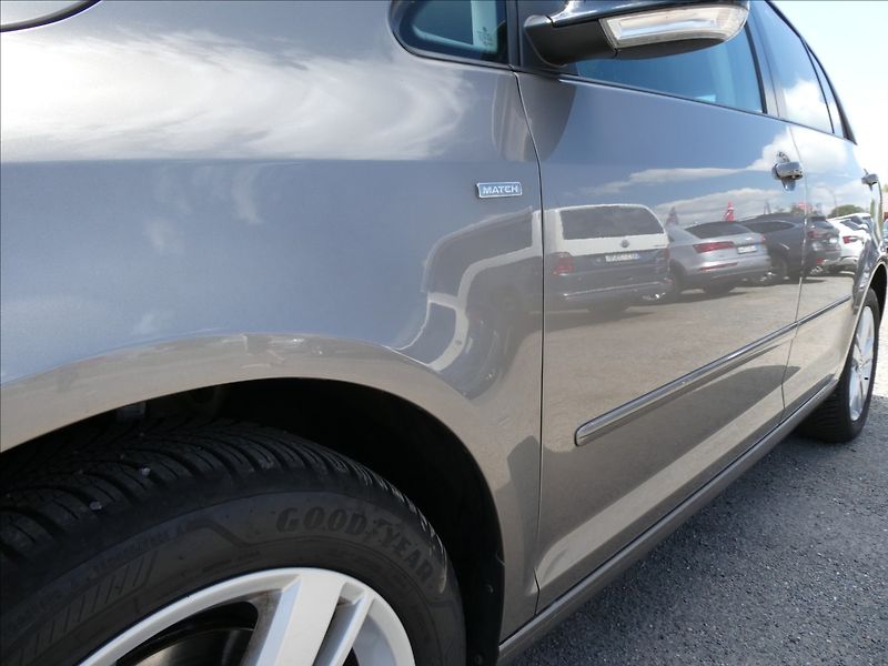 Volkswagen Golf Plus 1,2 TSi 77kW Match, auto klima - fotka 13 z 51