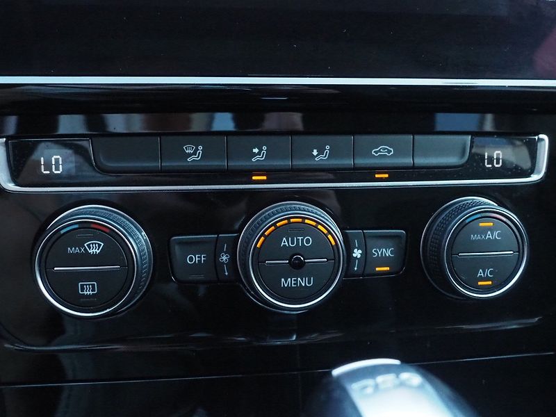 Volkswagen Golf Variant (2017) 1.4 TGI 81 kW, CNG - fotka 31 z 36