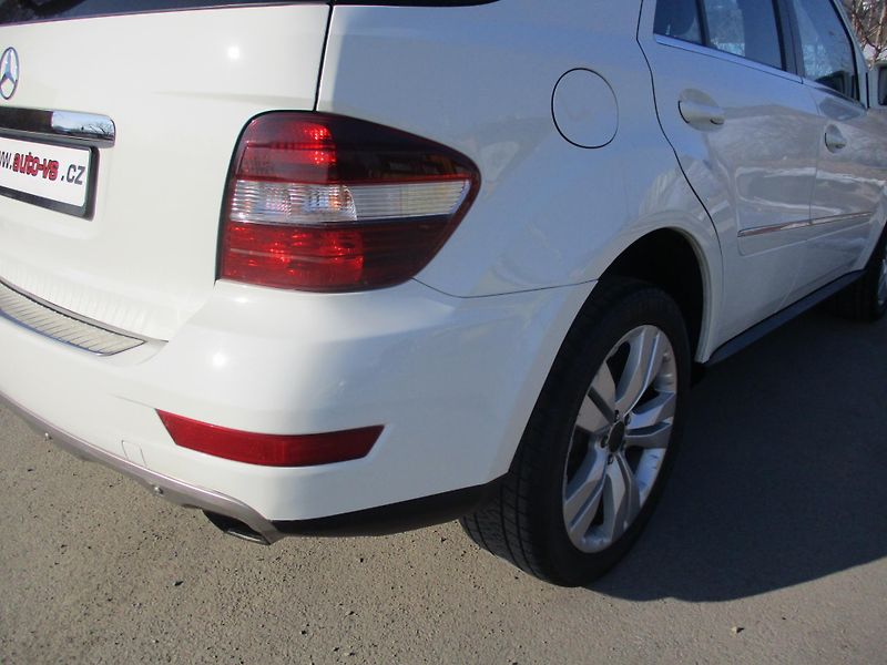 Mercedes-Benz Třídy M ML 350CDi SPORT 4M*NAVI*ALU 20 - fotka 32 z 50