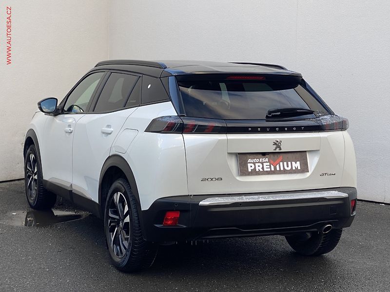 Peugeot 2008 (2020) 1.5 HDi, GT Line, AT - fotka 6 z 18