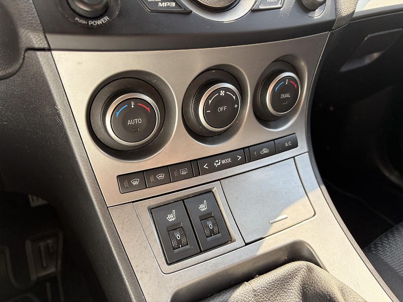 Mazda 3 2.0 High-Line - fotka 28 z 31