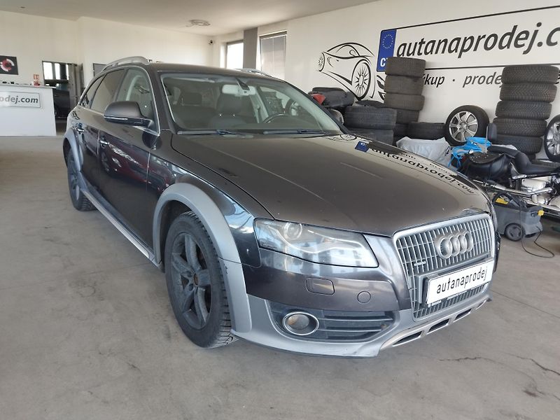 Audi A4 Allroad (2012) 2,0TDI,LED,ALU,TAŽNÝ,MAN,4X4 - fotka 1 z 25