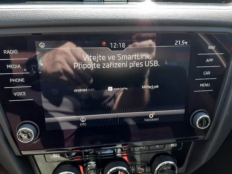 Škoda Octavia (2018) KOMBI 1.5 TSi DSG - fotka 14 z 41