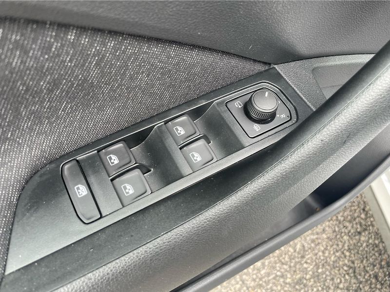 Škoda Kamiq 1.0 TSi DSG 7st. TOP SELECTION - fotka 15 z 26