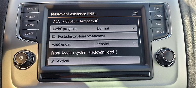 Volkswagen Polo (2016) 1,2TSi 81kW R-Line Highline - fotka 25 z 51