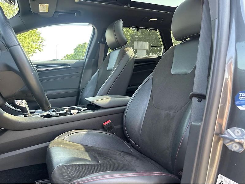Ford Mondeo (2020) 2.0 HEV 138 kW eCVT ST-Line - fotka 9 z 19