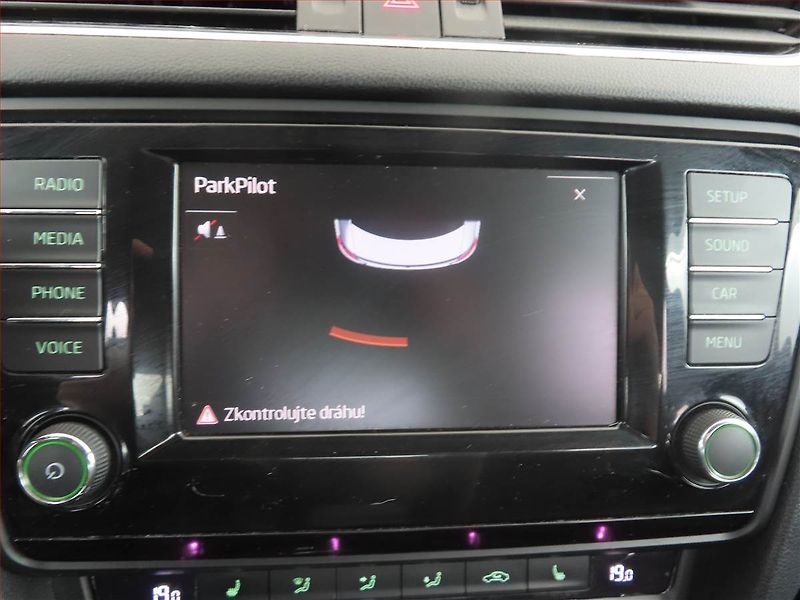 Škoda Octavia (2016) 1.6 TDI, Tempomat - fotka 18 z 18