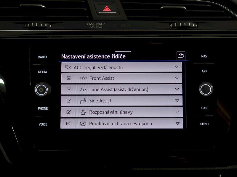 Volkswagen Touran (2023) HIGHLINE 2.0TDI 110KW DSG - fotka 27 z 37