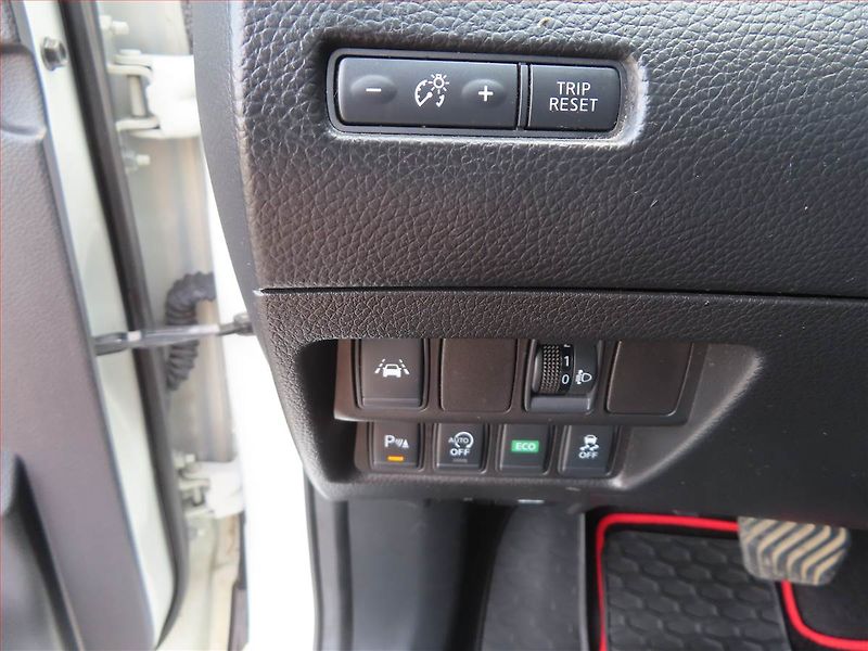 Nissan Qashqai (2015) 1.6 dCi, Automat, Serv.kniha - fotka 20 z 20