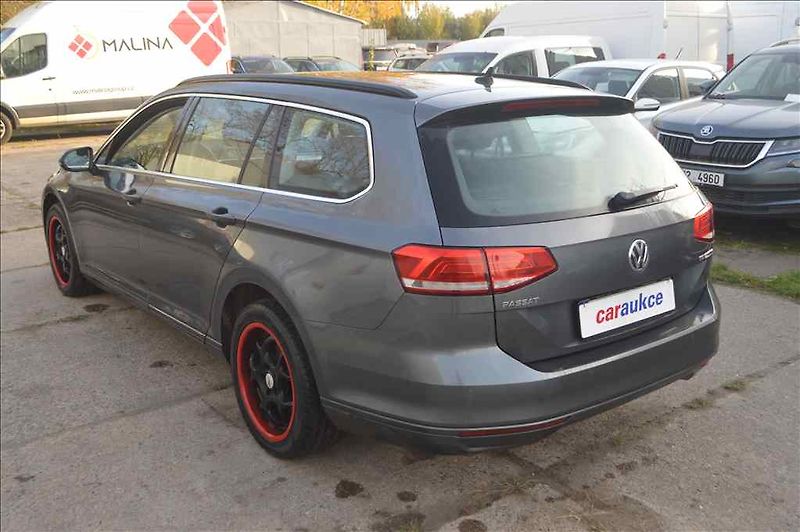 Volkswagen Passat (2017) VARIANT1,6 TDI BMT - fotka 6 z 22