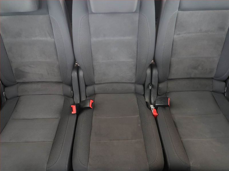 Volkswagen Touran (2011) 2.0 TDI, 7 míst, Navi - fotka 10 z 21