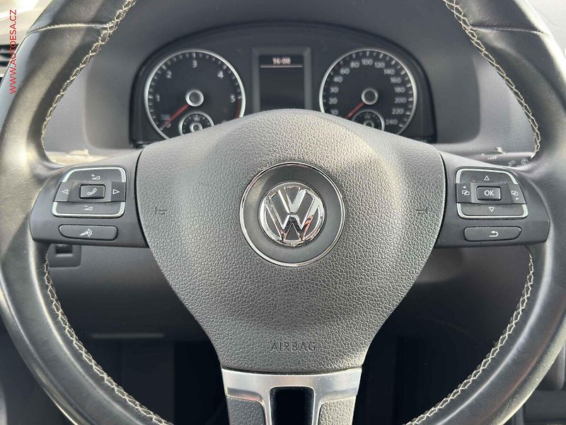 Volkswagen Touran (2014) 2.0 TDi, CUP, bixen, panor - fotka 12 z 25