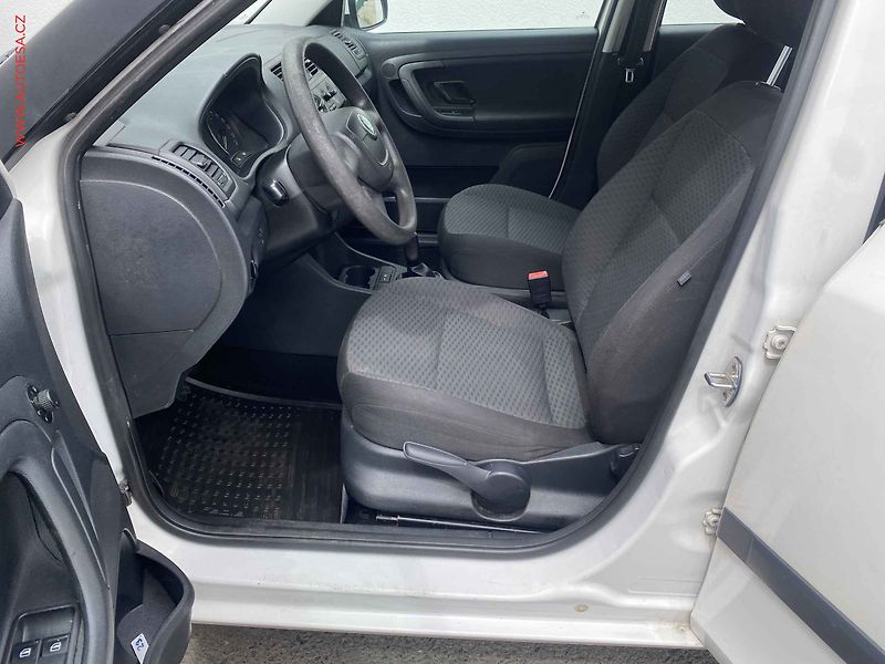 Škoda Fabia (2011) 1.2 TSI, ČR, AC - fotka 9 z 14