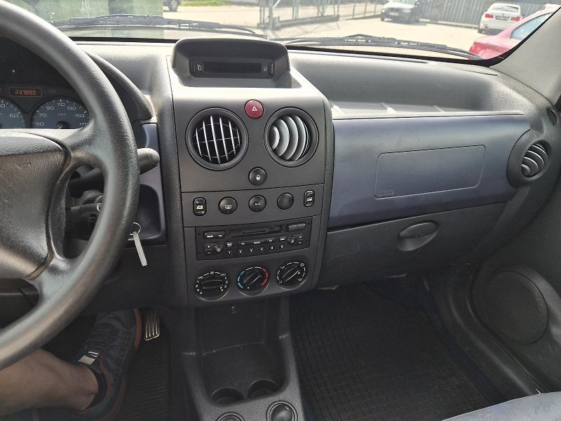Citroën Berlingo (2003) - fotka 9 z 11