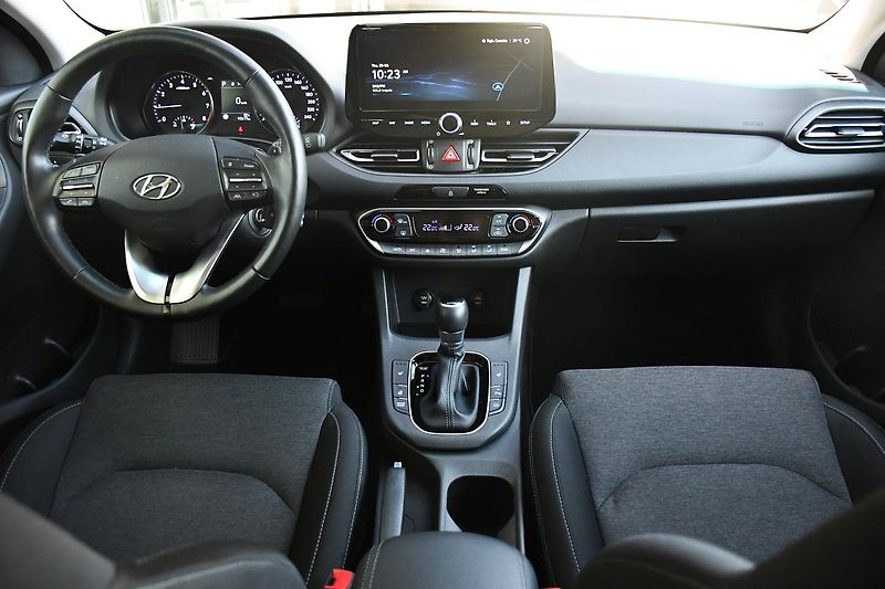 Hyundai i30 1,0T-GDi FAMILY SMART DCT ČR  - fotka 21 z 48