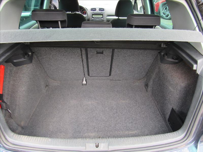 Volkswagen Golf 1,2 TSI 77kW BMT Team - fotka 23 z 28