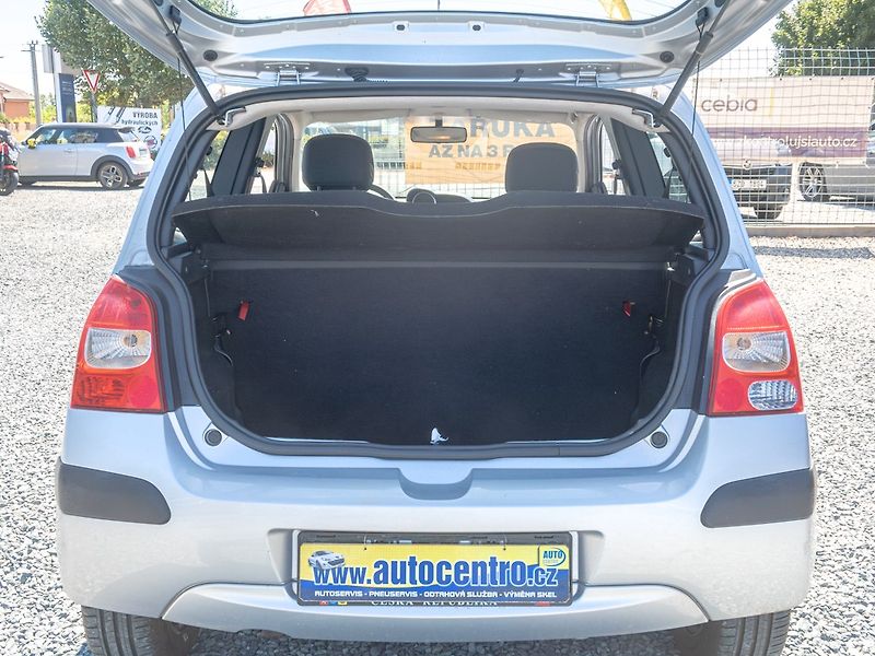 Renault Twingo (2010) 1.2i 55KW – 2x KOLA - fotka 27 z 36