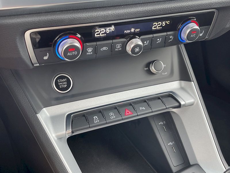 Audi Q3 (2023) 1.5 35 TFSI 110 kW S-Tronic - fotka 13 z 32