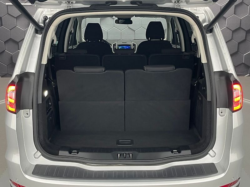 Ford Galaxy 2.5 HEV TITANIUM 7 míst - fotka 30 z 70