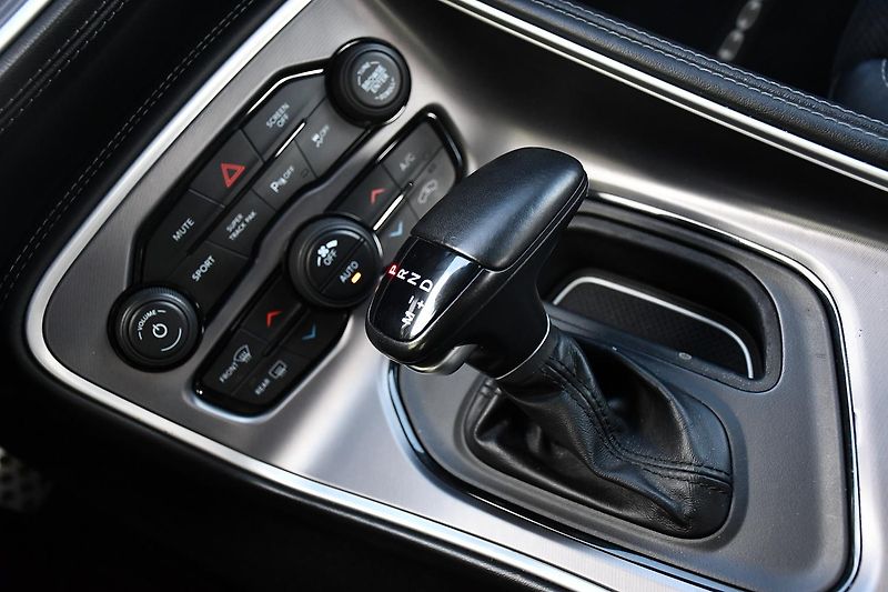 Dodge Challenger 5.7 V8 HEMI - fotka 25 z 41