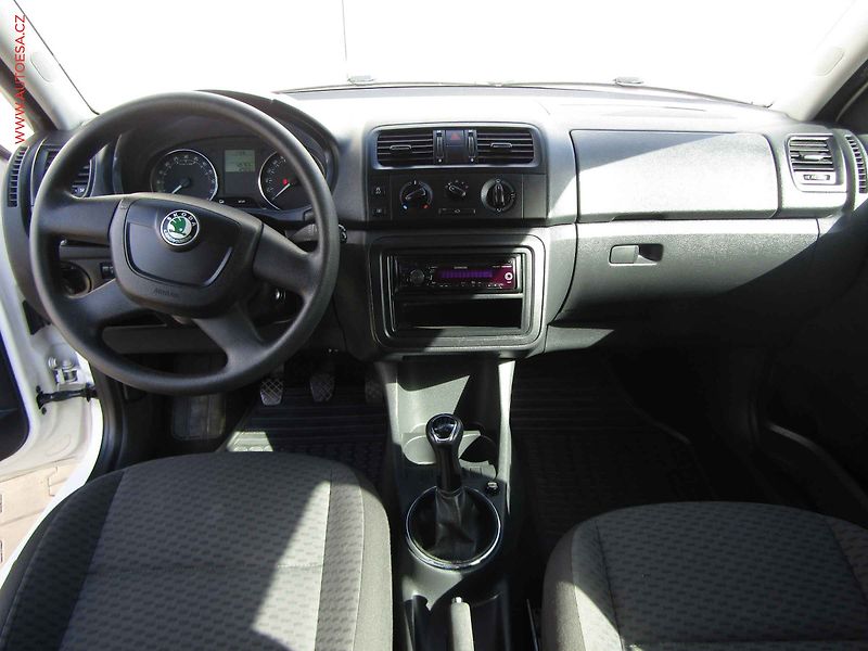 Škoda Fabia (2011) 1.6 TDi, 2.maj,ČR, El.výbava - fotka 8 z 14