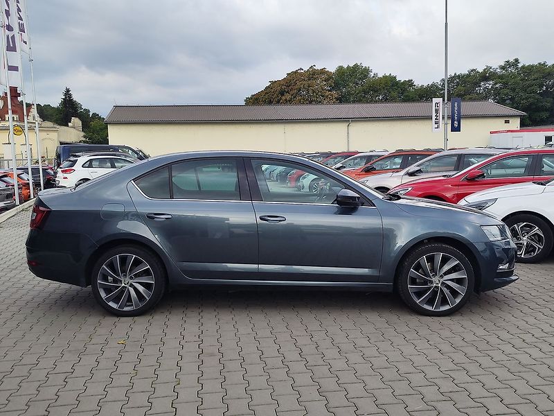 Škoda Octavia 2.0 TSI/140kW Style DSG - fotka 4 z 32