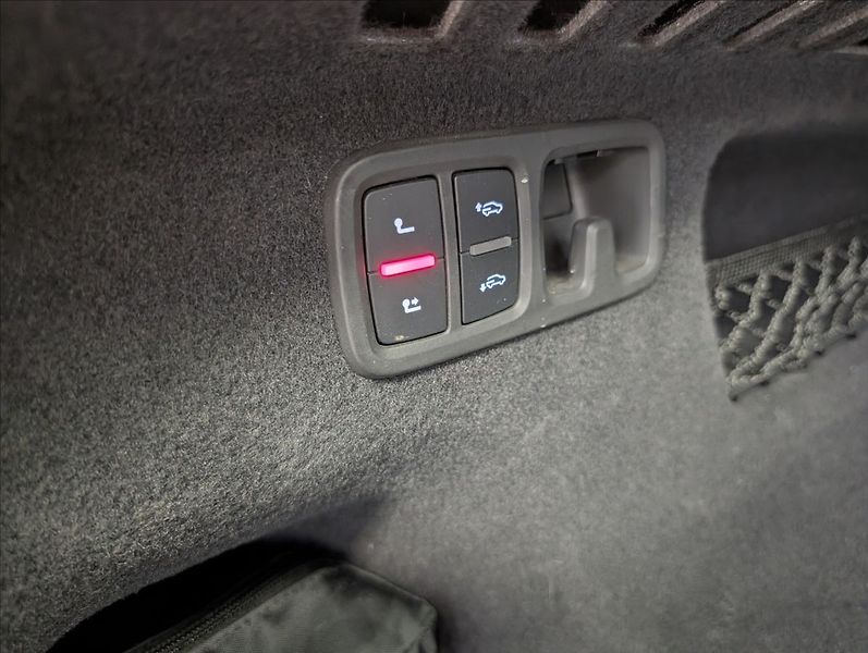 Audi Q8 E55 TFSI Quattro S-line - fotka 34 z 38